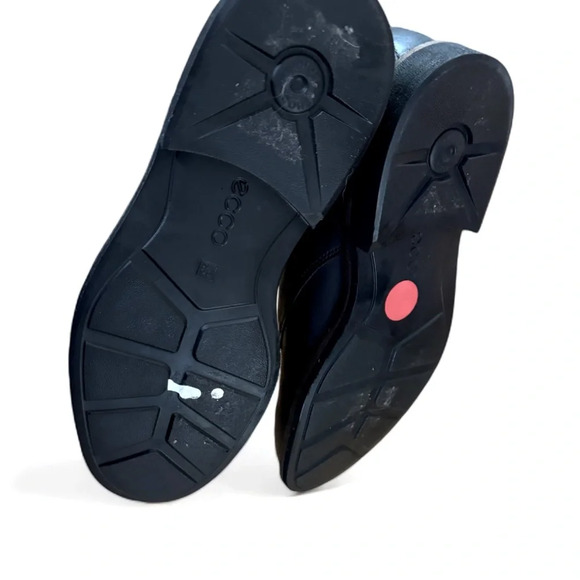 Ecco Leather Oxford Shoe - Picture 3 of 3